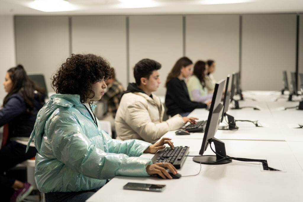 TKH – Coventry School of Business Partners with Samsung Innovation Campus for National Hackathon